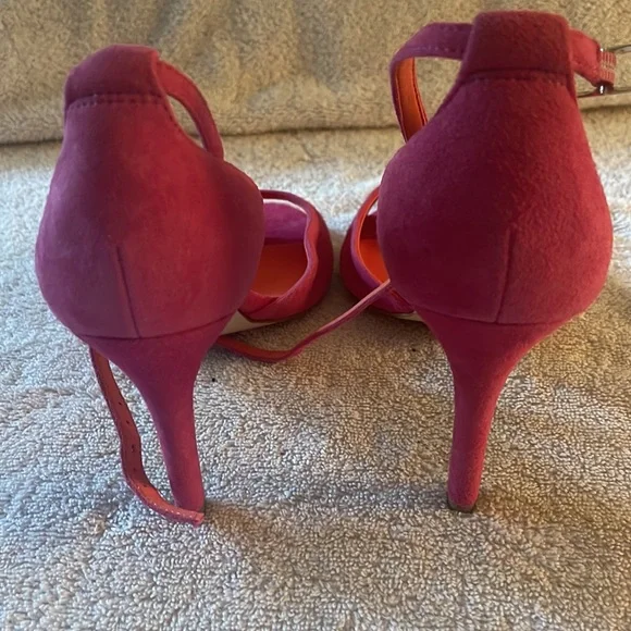 Shoes - Picture 2 of 4